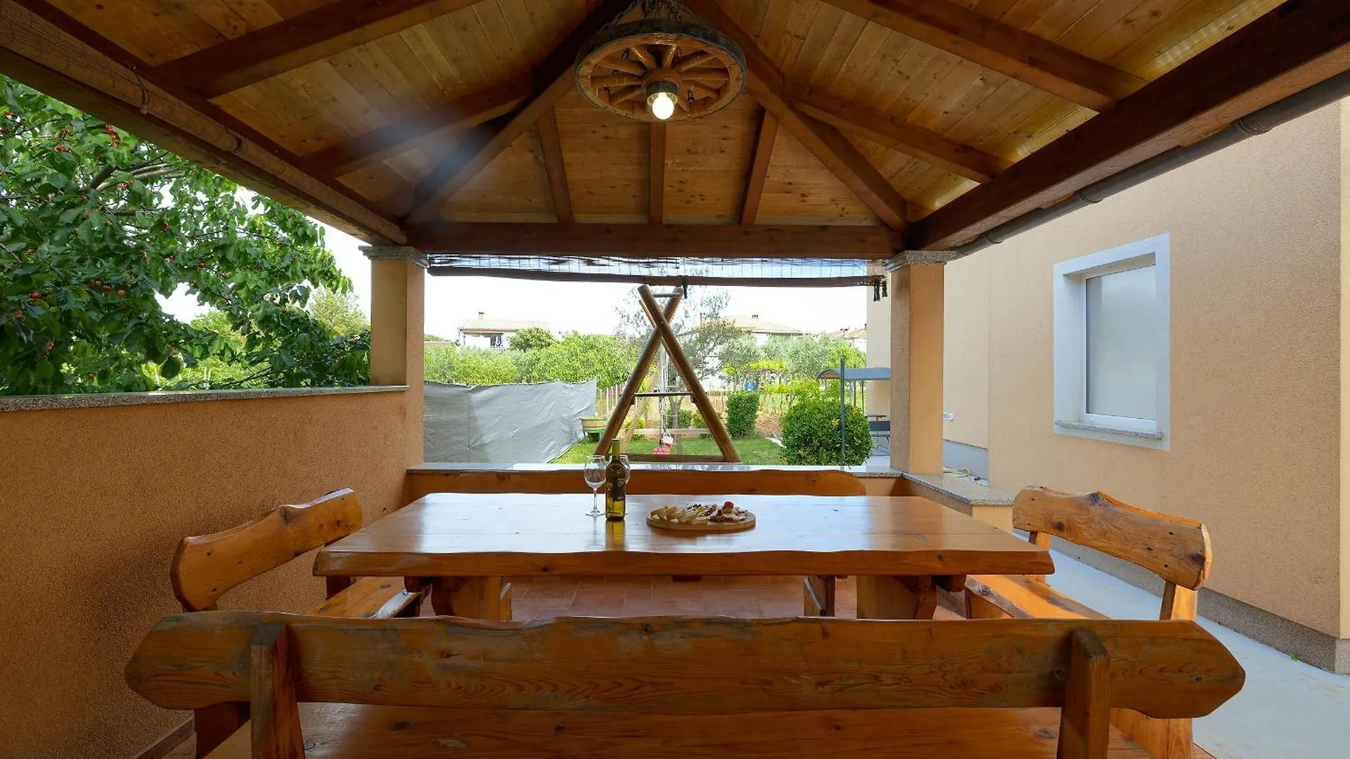 Apartments Ari And Bonnie - Cozy With Roof Terrace Pula